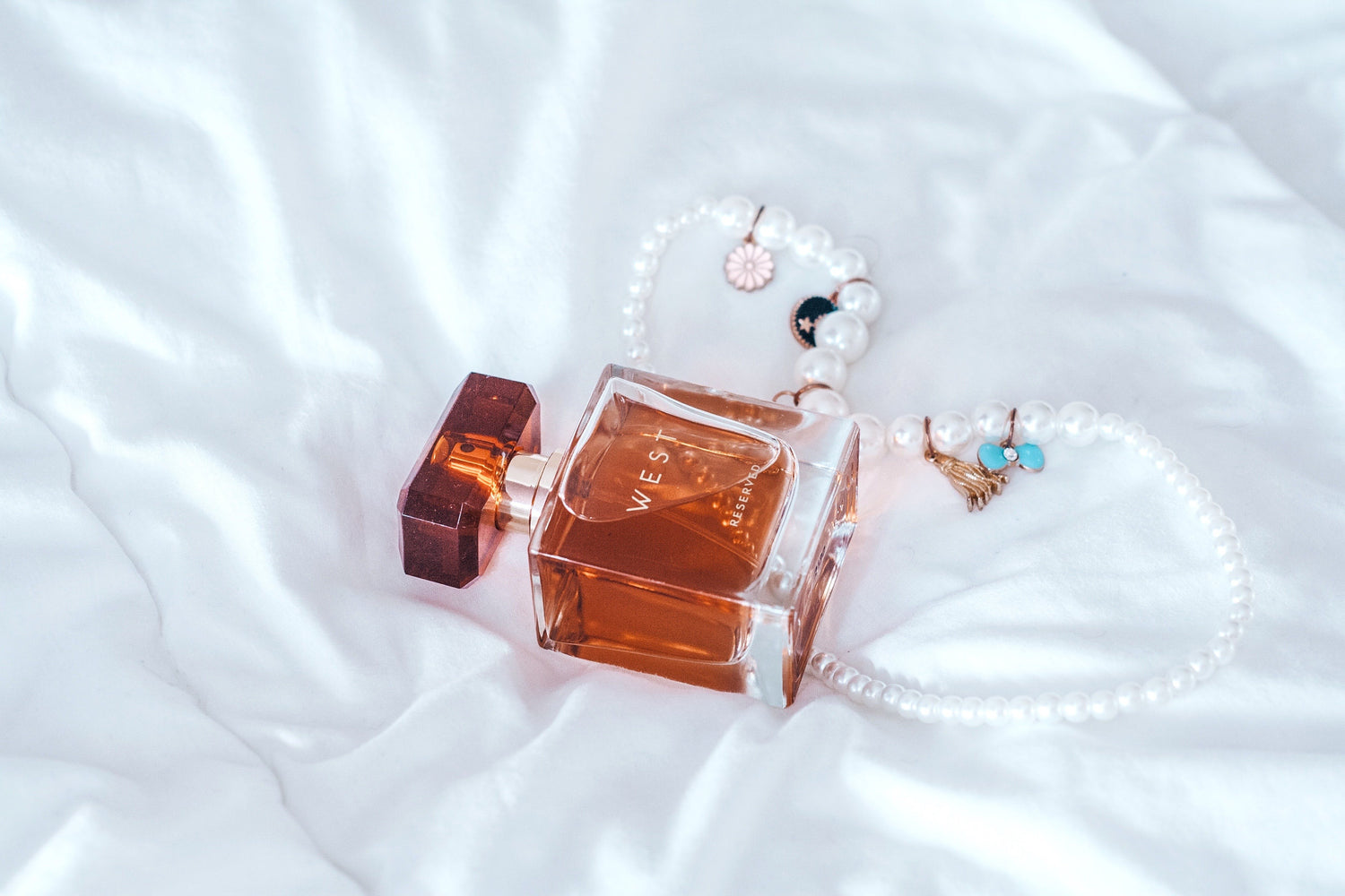 Crafting Fragrance Narratives: The Art of Scent Stories